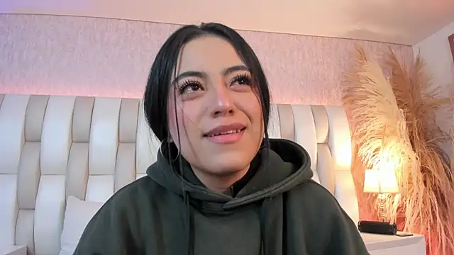 Rebeca jones online show from 04-14-26, 12:11