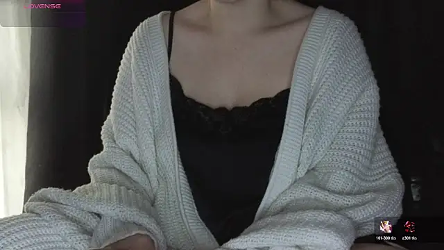 Snapshot of Mia_G0ld chatting on 02-09-26, 03:27 Mia G0ld online show from 02-09-26, 03:27