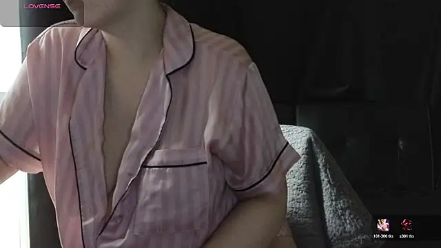 Snapshot of Mia_G0ld chatting on 04-09-26, 12:54 Mia G0ld online show from 04-09-26, 12:54