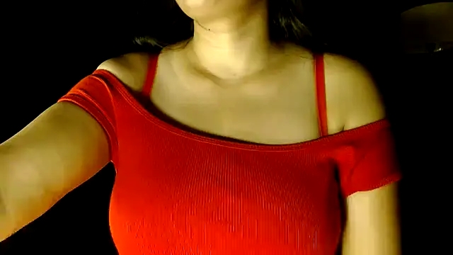 janifer001 online show from 05-01-26, 04:44