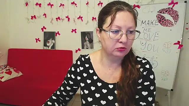 VanessaHotts online show from 02-25-26, 06:01