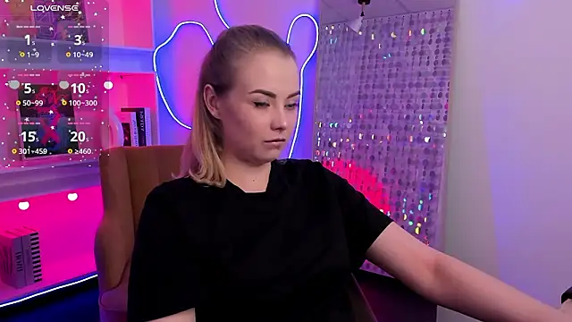 Snapshot of StephanieSweety chatting on 03-10-26, 05:18 StephanieSweety online show from 03-10-26, 05:18