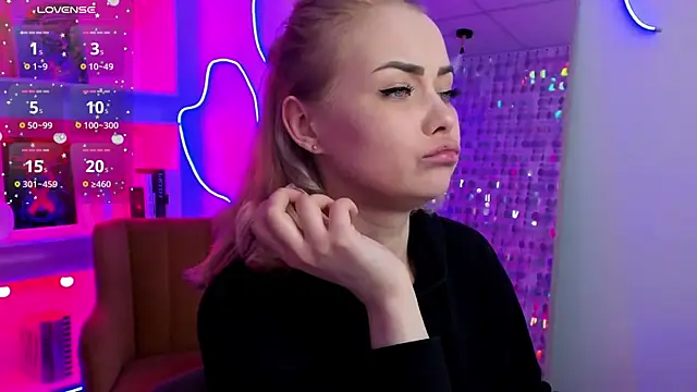 Snapshot of StephanieSweety chatting on 04-03-26, 07:12 StephanieSweety online show from 04-03-26, 07:12