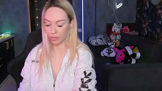 Blckmirrorr online show from 04-21-26, 12:55