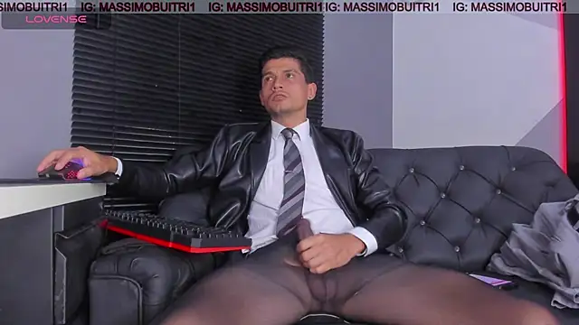 Snapshot of massimo_g chatting on 04-18-26, 12:58 massimo g online show from 04-18-26, 12:58