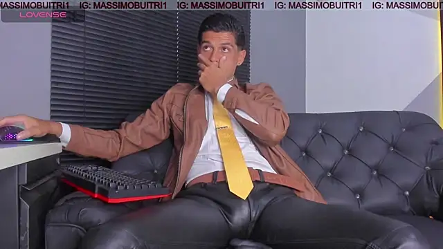 Snapshot of massimo_g chatting on 04-28-26, 10:59 massimo g online show from 04-28-26, 10:59