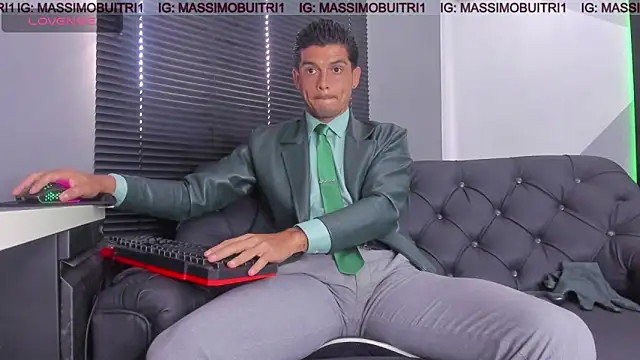 Snapshot of massimo_g chatting on 05-05-26, 01:08 massimo g online show from 05-05-26, 01:08