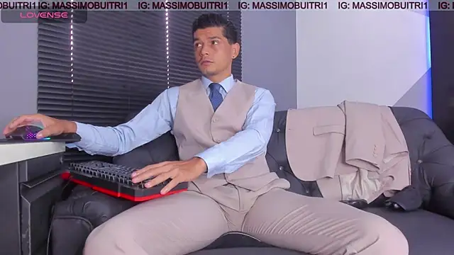 Snapshot of massimo_g chatting on 05-08-26, 12:54 massimo g online show from 05-08-26, 12:54