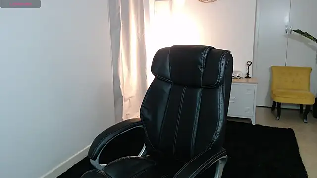 Crystal-dreamt online show from 04-02-26, 09:18