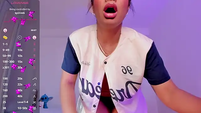 Snapshot of briana_walker chatting on 03-14-25, 10:18 briana walker online show from 03-14-25, 10:18