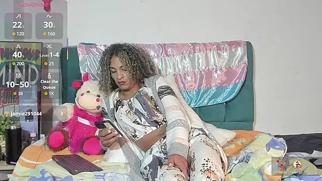 Snapshot of StefanyMiler chatting on 06-19-26, 09:46 StefanyMiler online show from 06-19-26, 09:46