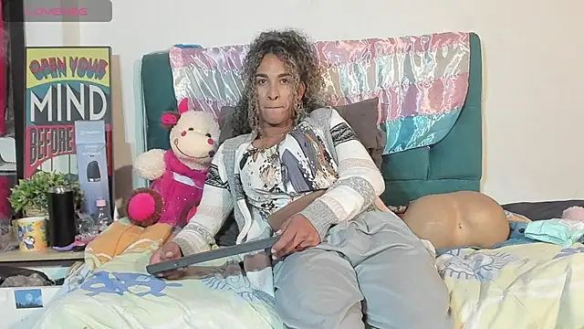 Snapshot of StefanyMiler chatting on 06-19-26, 09:51 StefanyMiler online show from 06-19-26, 09:51