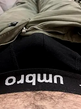 Snapshot of MoochedTape chatting on 09-13-25, 08:36 MoochedTape online show from 09-13-25, 08:36