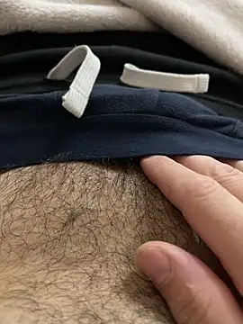 Snapshot of MoochedTape chatting on 10-03-25, 08:33 MoochedTape online show from 10-03-25, 08:33