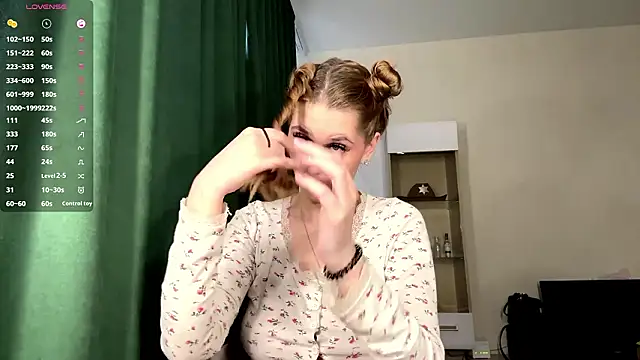 SofyBruno online show from 03-20-26, 04:17