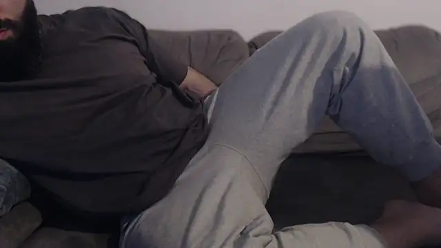 hugemachohandsome online show from 04-18-26, 04:49