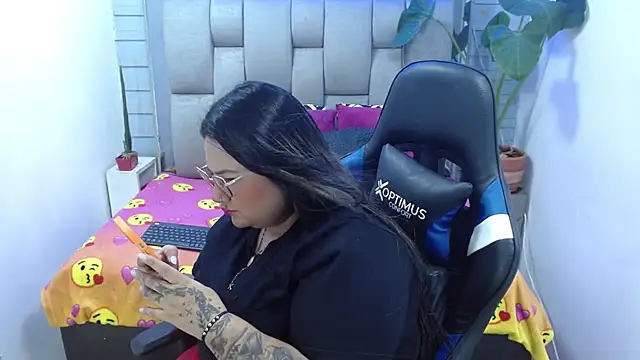 Snapshot of evelin_zaens chatting on 07-05-26, 03:34 evelin zaens online show from 07-05-26, 03:34