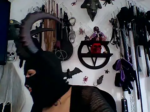 Snapshot of FeticheMacabre chatting on 04-17-26, 04:43 FeticheMacabre online show from 04-17-26, 04:43