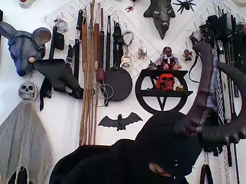 Snapshot of FeticheMacabre chatting on 07-18-26, 05:39 FeticheMacabre online show from 07-18-26, 05:39