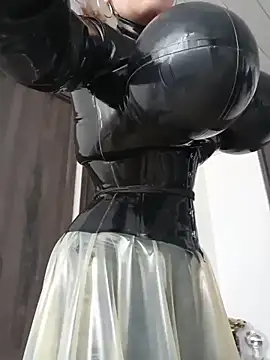 LatexDevil Blondie online show from 06-10-26, 01:32