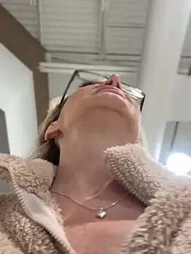 MessyNastyQueen online show from 03-13-25, 04:56