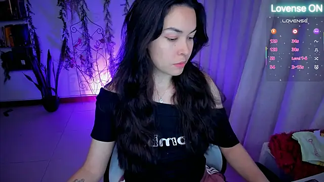 Snapshot of Lunlunera chatting on 07-17-26, 04:08 Lunlunera online show from 07-17-26, 04:08