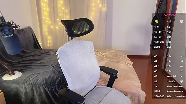 liliwang03 online show from 01-19-26, 01:26