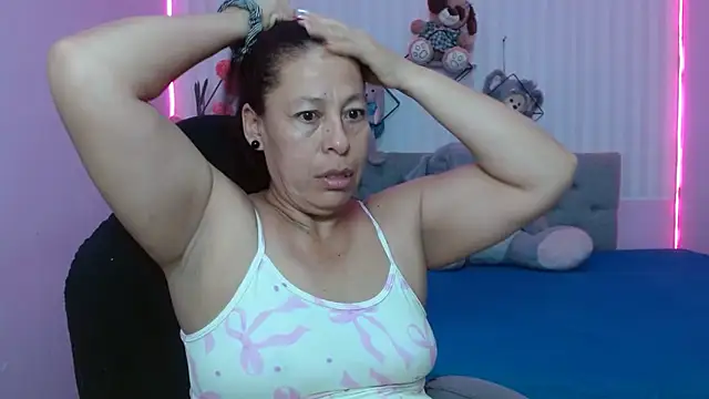 mature martina online show from 05-17-26, 11:06