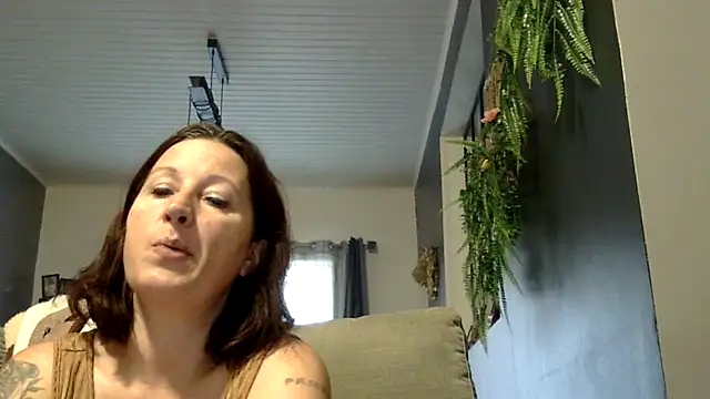 feline27 online show from 12-04-25, 02:37