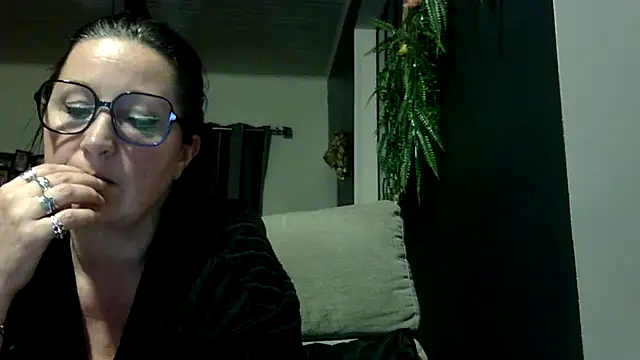 feline27 online show from 02-21-26, 08:10