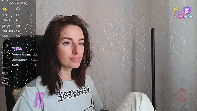 Snapshot of xx_adrihanna_xx chatting on 05-25-26, 05:35 xx adrihanna xx online show from 05-25-26, 05:35