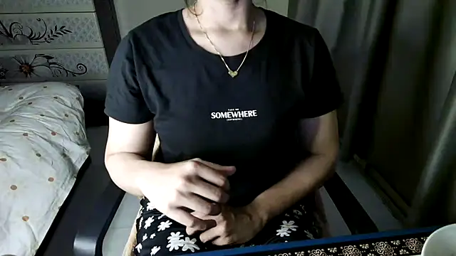 Snapshot of Sima--Roy chatting on 06-16-26, 06:10 Sima--Roy online show from 06-16-26, 06:10