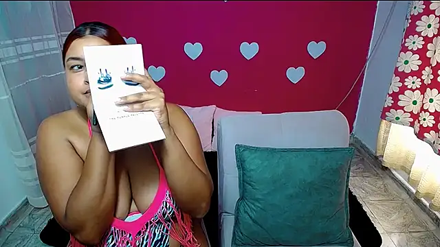 Snapshot of violeta_rous chatting on 05-19-26, 02:56 violeta rous online show from 05-19-26, 02:56