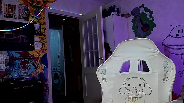 Sunny Mouse  online show from 10-06-25, 04:15