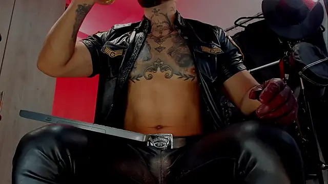 Snapshot of billyMayer_ chatting on 02-18-25, 06:15 billyMayer online show from 02-18-25, 06:15