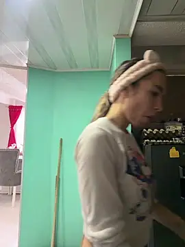 Snapshot of Niky_777 chatting on 03-18-26, 04:10 Niky 777 online show from 03-18-26, 04:10