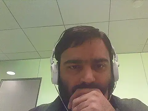JohnBond009 online show from 05-18-26, 09:04