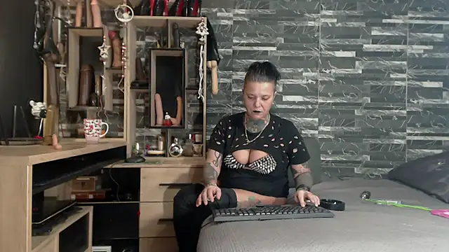 Mistress Miry online show from 12-23-24, 07:28