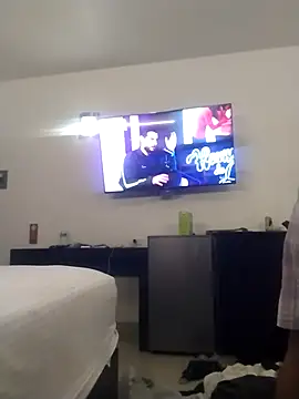 Snapshot of Renooo04 chatting on 02-18-26, 07:48 Renooo04 online show from 02-18-26, 07:48