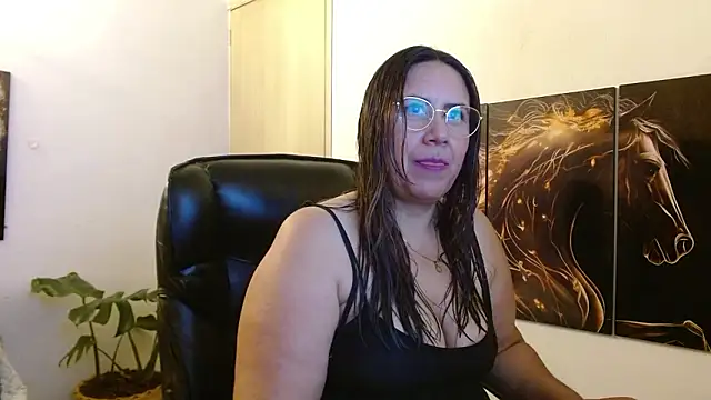 amalia brunette online show from 03-18-26, 07:33