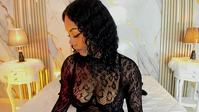 Snapshot of BeckyRusso chatting on 11-19-25, 01:11 BeckyRusso online show from 11-19-25, 01:11