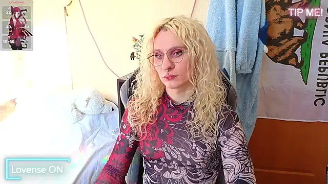 Snapshot of Lori_Myaf chatting on 04-22-26, 02:40 Lori Myaf online show from 04-22-26, 02:40