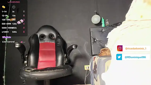Snapshot of FuckHardlove chatting on 06-11-26, 03:15 FuckHardlove online show from 06-11-26, 03:15