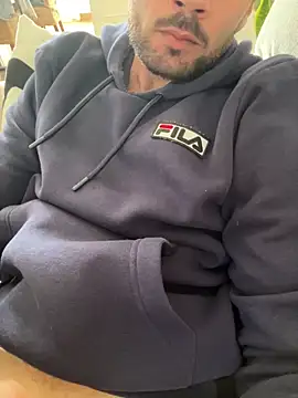 Snapshot of athenphysics chatting on 03-08-26, 11:14 athenphysics online show from 03-08-26, 11:14