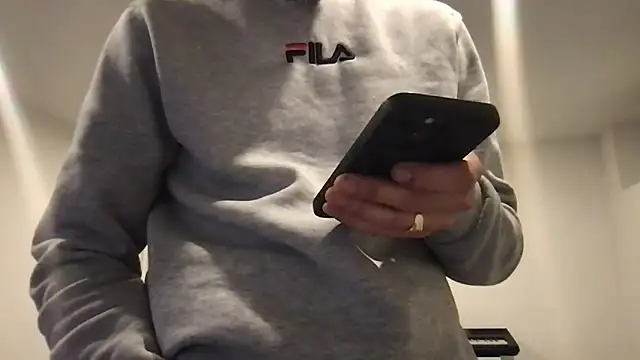 Snapshot of athenphysics chatting on 03-19-26, 08:35 athenphysics online show from 03-19-26, 08:35