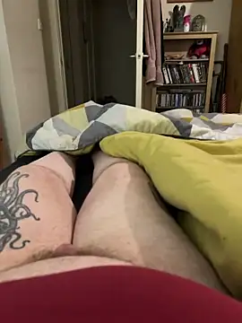 Snapshot of chatting on 09-29-25, 09:08 online show from 09-29-25, 09:08