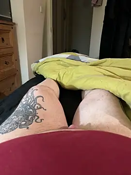 Snapshot of chatting on 11-27-25, 09:28 online show from 11-27-25, 09:28