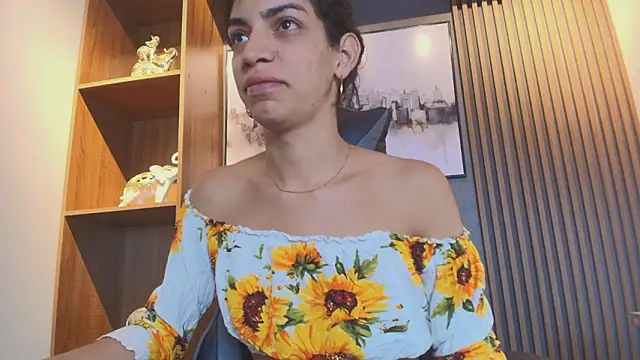 Alahia Rodriguez online show from 03-12-26, 01:39