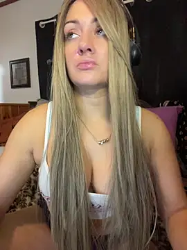Snapshot of MimiLiciax chatting on 05-26-26, 06:37 MimiLiciax online show from 05-26-26, 06:37