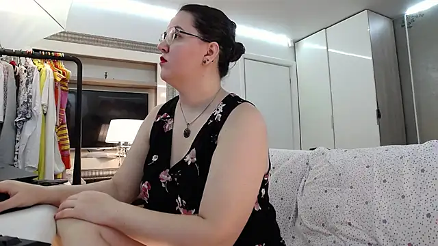 ILoveToFeelU online show from 07-14-26, 04:45